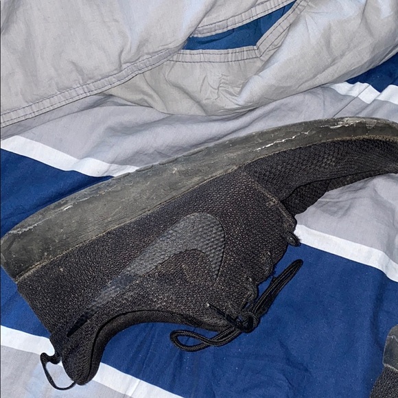 Nike Rosche Shoes - Picture 5 of 7